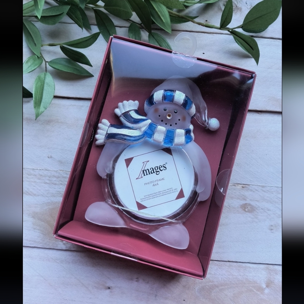 Holiday Treasures 4x4 Round Snowman Picture Frame Christmas Blue White